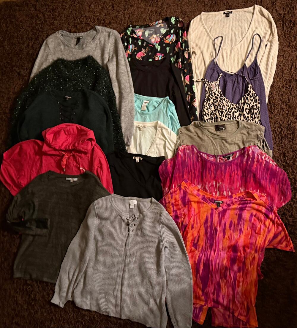 Lot of 17 All Name Brand Shirts Women Sz Small Express H&M etc